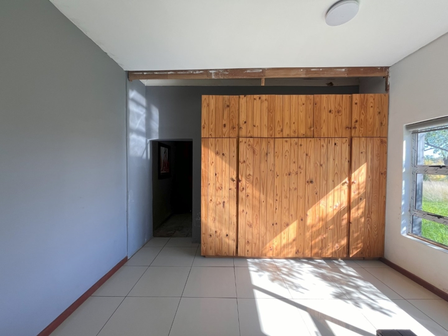 5 Bedroom Property for Sale in Levins Estate Free State